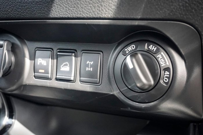 2025 Nissan Navara ST-X