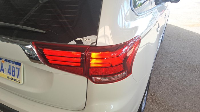 2020 Mitsubishi Outlander ES ZL MY20 AWD White