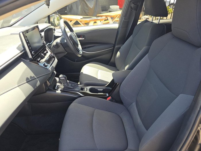 2020 Toyota Corolla Touring Hybrid S ZWE211W Black