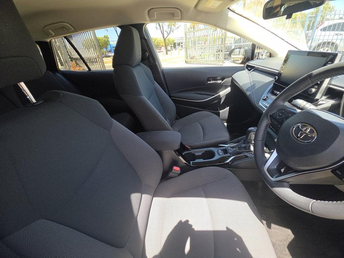 2020 Toyota Corolla Touring Hybrid S ZWE211W Black