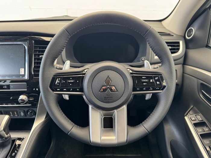 2024 Mitsubishi Pajero Sport Exceed