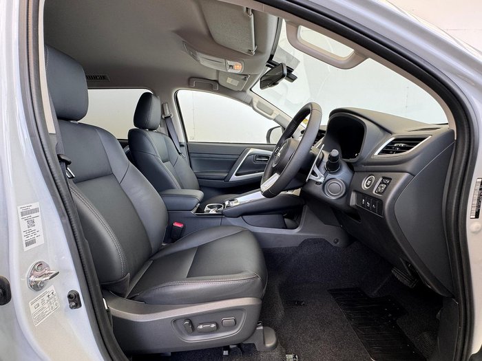 2024 Mitsubishi Pajero Sport Exceed