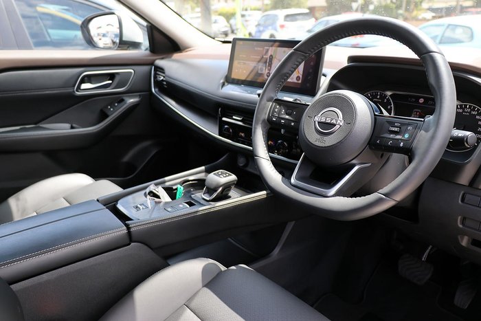 2025 Nissan X-TRAIL ST-L