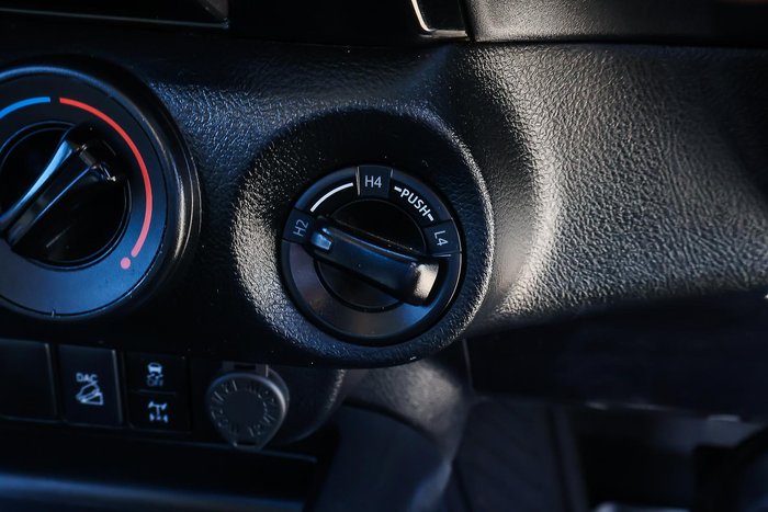 2023 Toyota Hilux SR