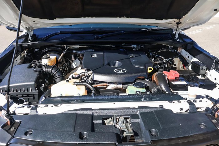 2023 Toyota Hilux SR