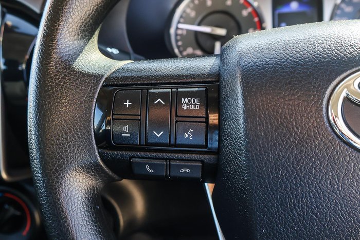 2023 Toyota Hilux SR