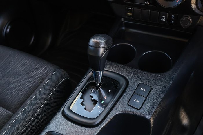 2023 Toyota Hilux SR