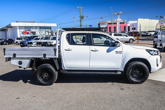 2023 Toyota Hilux SR