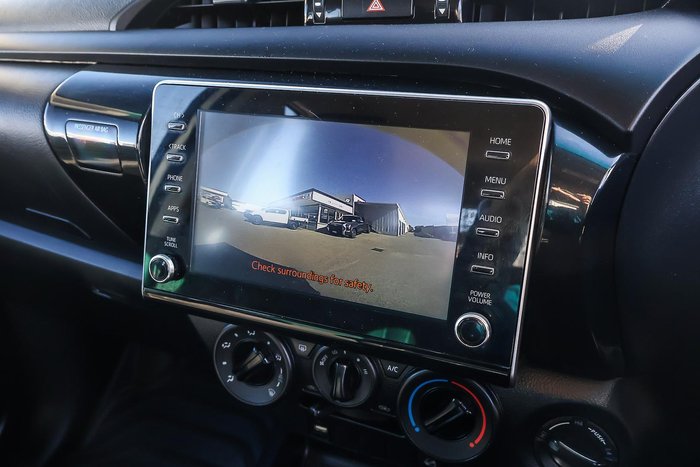 2022 Toyota Hilux SR