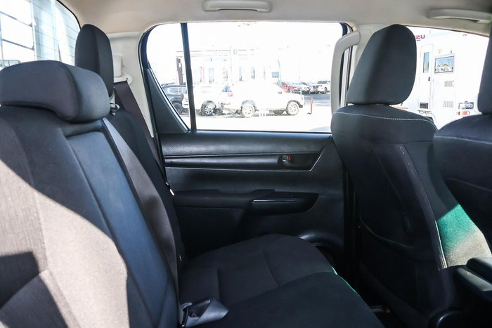 2022 Toyota Hilux SR