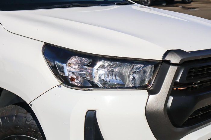 2022 Toyota Hilux SR