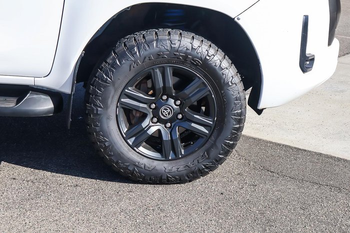 2022 Toyota Hilux SR