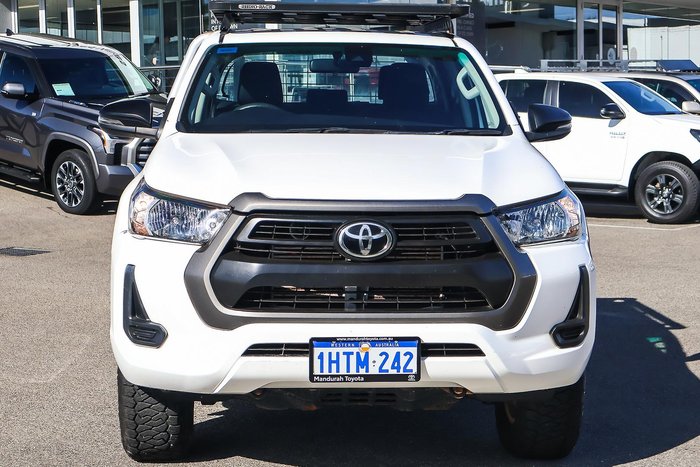 2022 Toyota Hilux SR