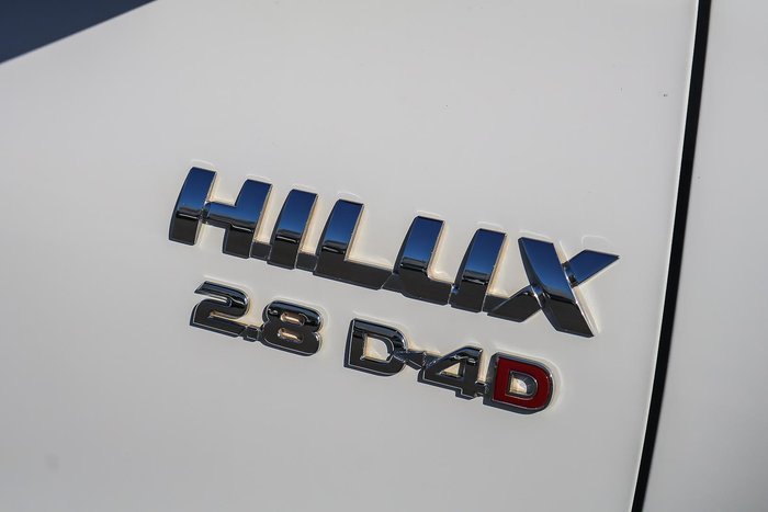 2022 Toyota Hilux SR