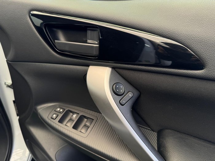 2024 Mitsubishi Eclipse Cross ES