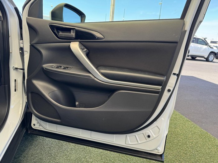 2024 Mitsubishi Eclipse Cross ES