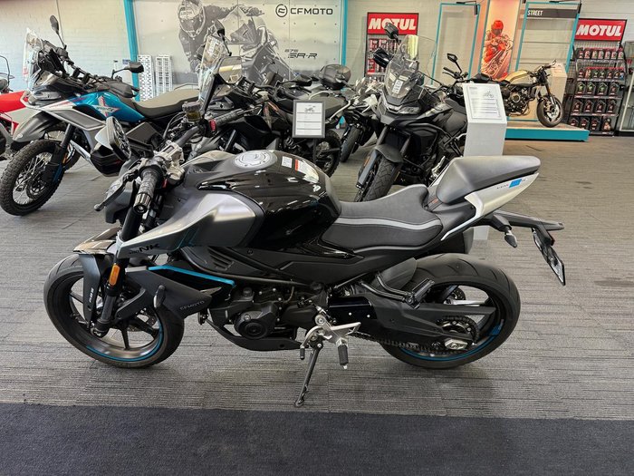 2025 CFMOTO 450NK NK Black