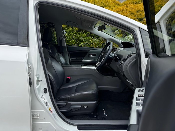 2012 Toyota Prius V i-Tech ZVW40R Crystal Pearl