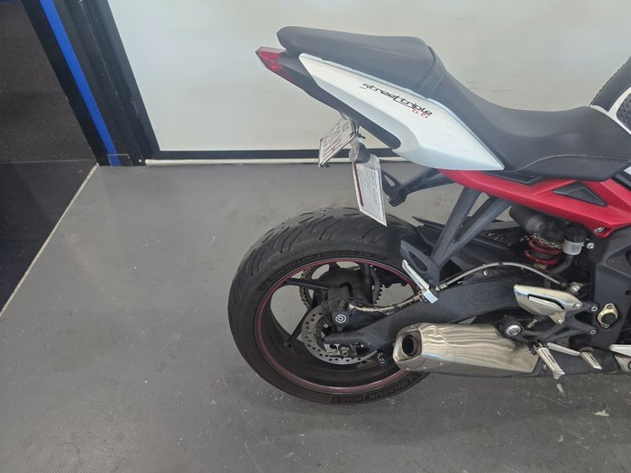 2013 Triumph STREET TRIPLE White