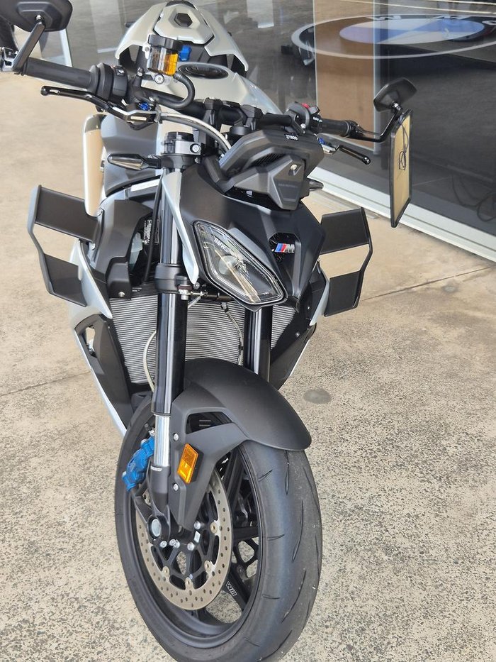 2025 BMW M 1000 R M 1000 White