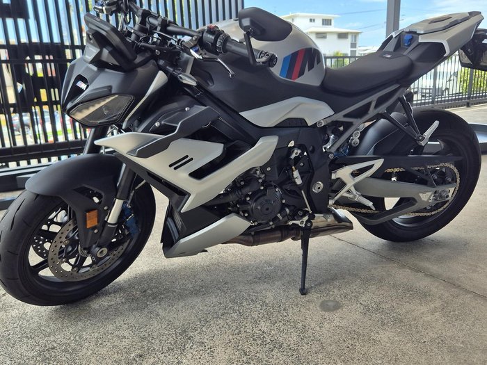 2025 BMW M 1000 R M 1000 White