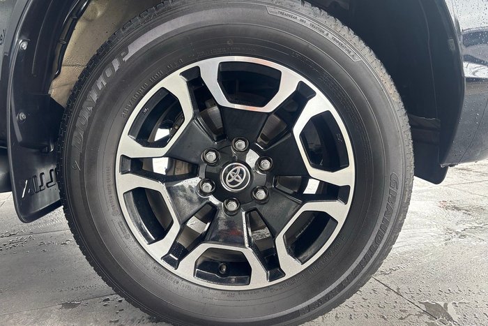 2023 Toyota Hilux SR5