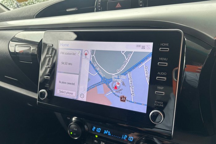 2023 Toyota Hilux SR5