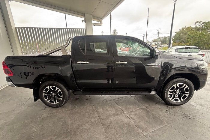 2023 Toyota Hilux SR5