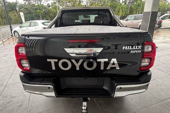 2023 Toyota Hilux SR5
