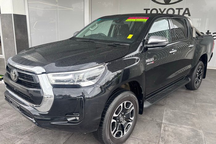 2023 Toyota Hilux SR5