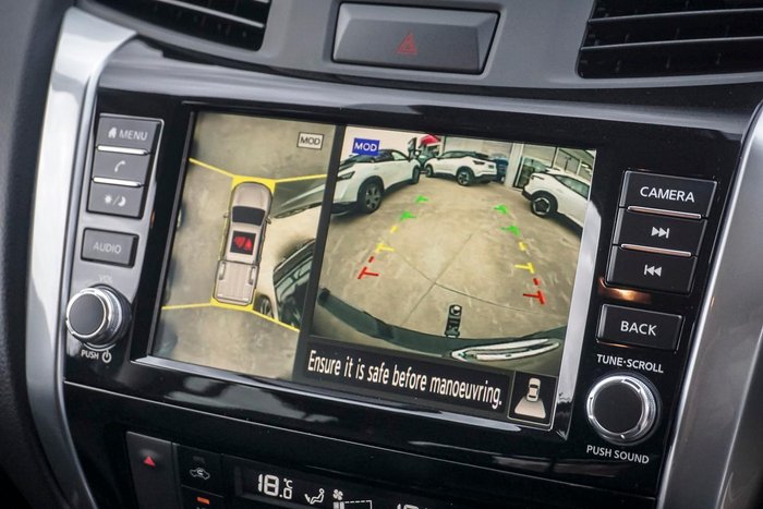 2025 Nissan Navara ST-X