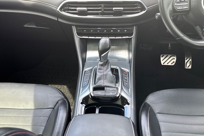 2023 MG HS Essence X