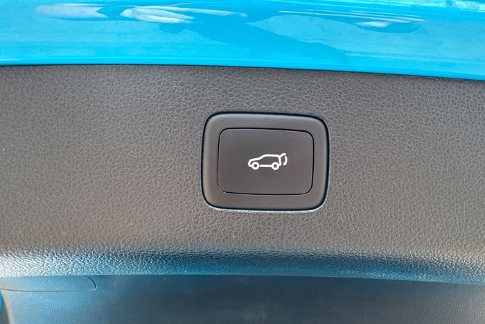 2023 MG HS Essence X