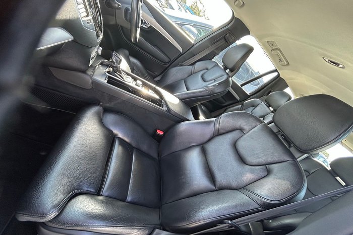 2020 Volvo XC90 D5 Momentum