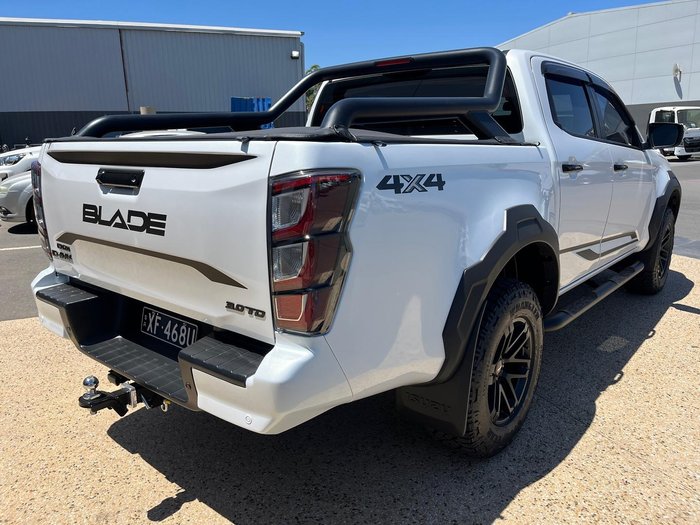 2025 Isuzu D-MAX BLADE