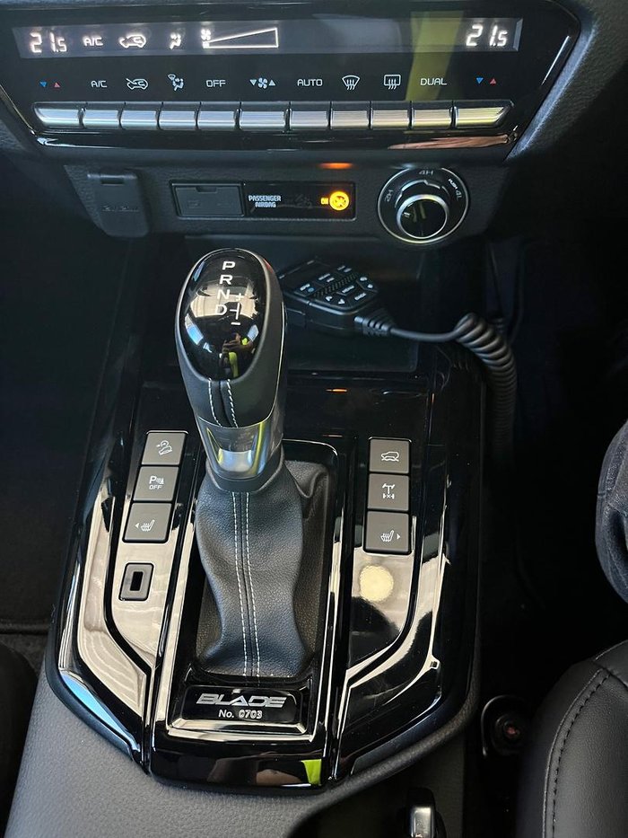 2025 Isuzu D-MAX BLADE