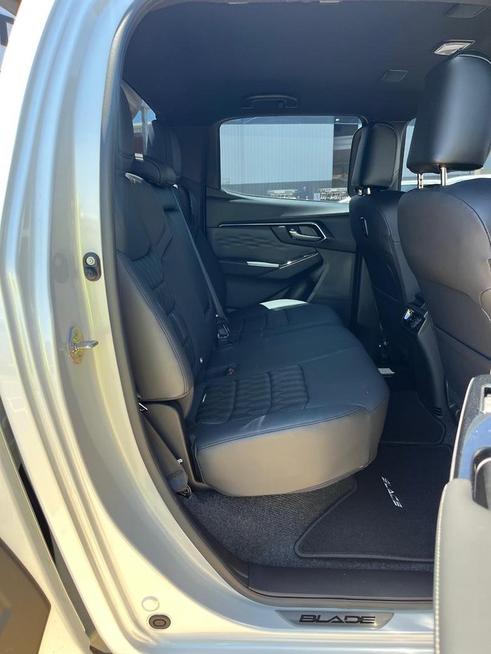 2025 Isuzu D-MAX BLADE