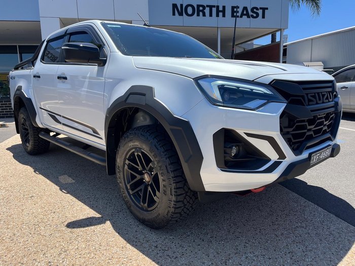 2025 Isuzu D-MAX BLADE