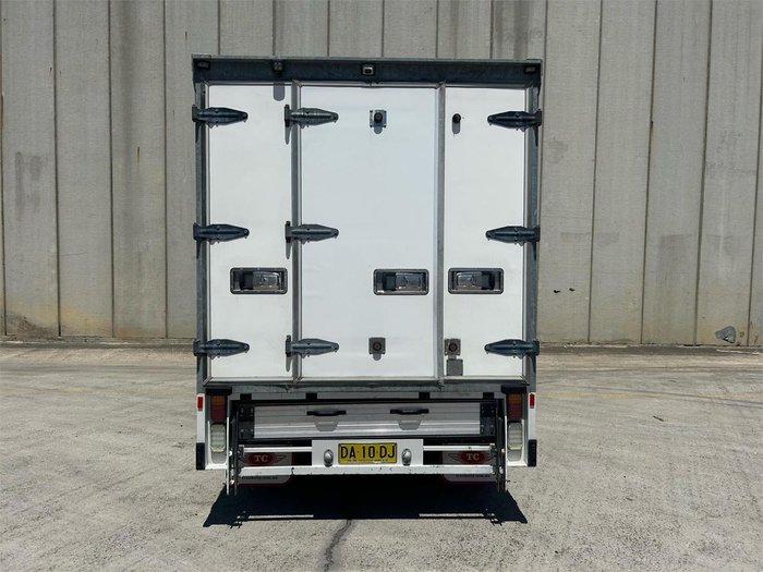 2016 Mitsubishi Canter 515