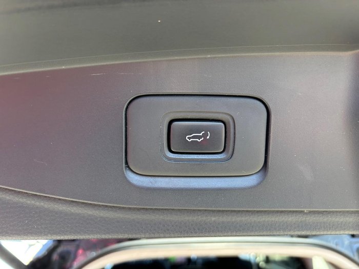 2022 Isuzu MU-X LS-U