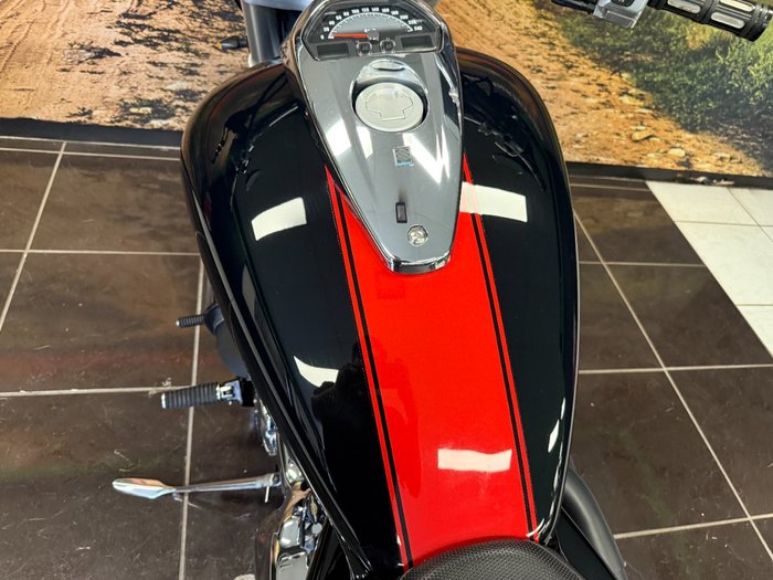 2011 Suzuki VZR 1800 BOULEVARD (M109R) BLACK