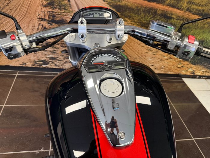 2011 Suzuki VZR 1800 BOULEVARD (M109R) BLACK