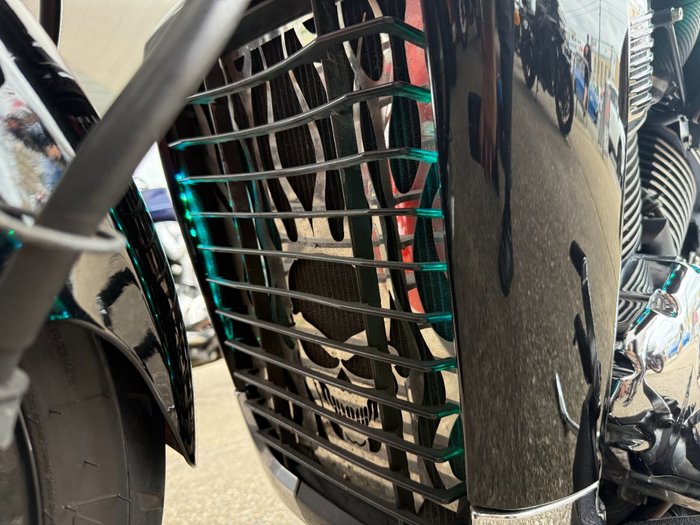 2011 Suzuki VZR 1800 BOULEVARD (M109R) BLACK