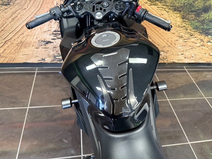 2022 Yamaha YZF-R3 BLACK