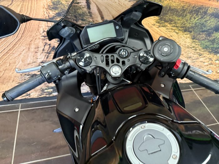 2022 Yamaha YZF-R3 BLACK