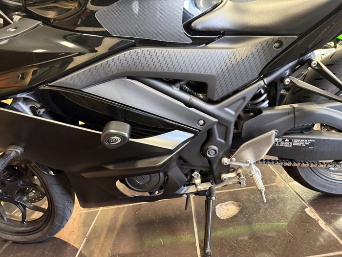 2022 Yamaha YZF-R3 BLACK