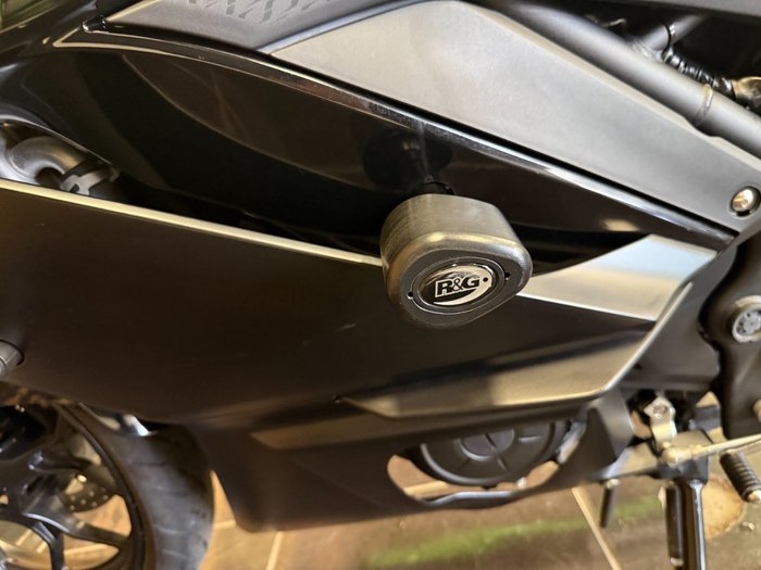 2022 Yamaha YZF-R3 BLACK