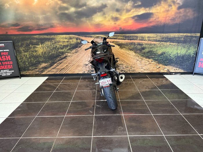 2022 Yamaha YZF-R3 BLACK