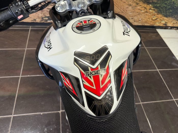 2012 Triumph TIGER 800 ABS WHITE