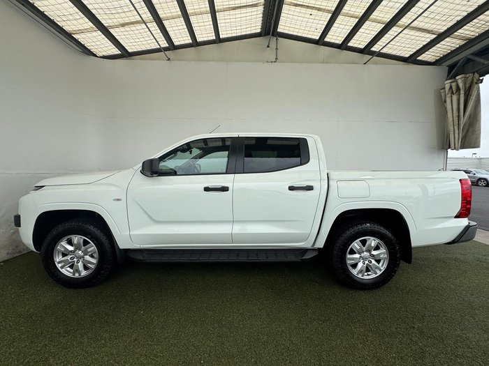 2025 Mitsubishi Triton GLX+